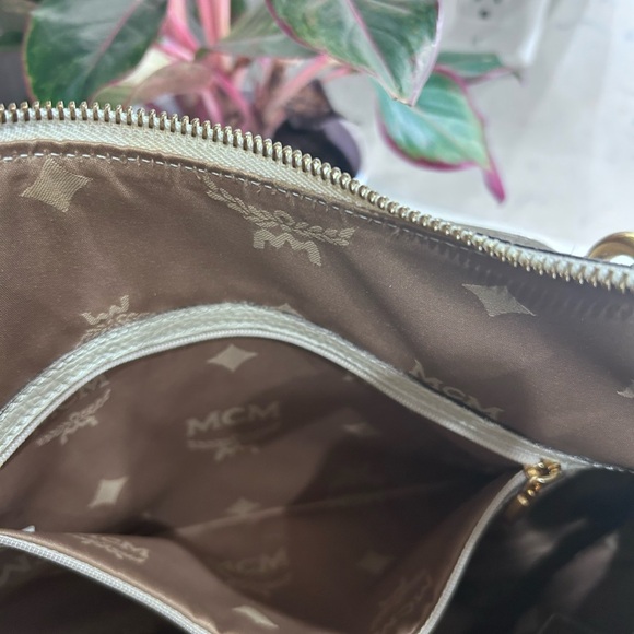 MCM White and Tan Hobo Bag with Monogrammed Design - Picture 14 of 15
